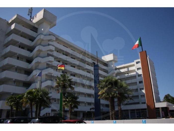 Plaza Apartment Eraclea Mare Exterior photo